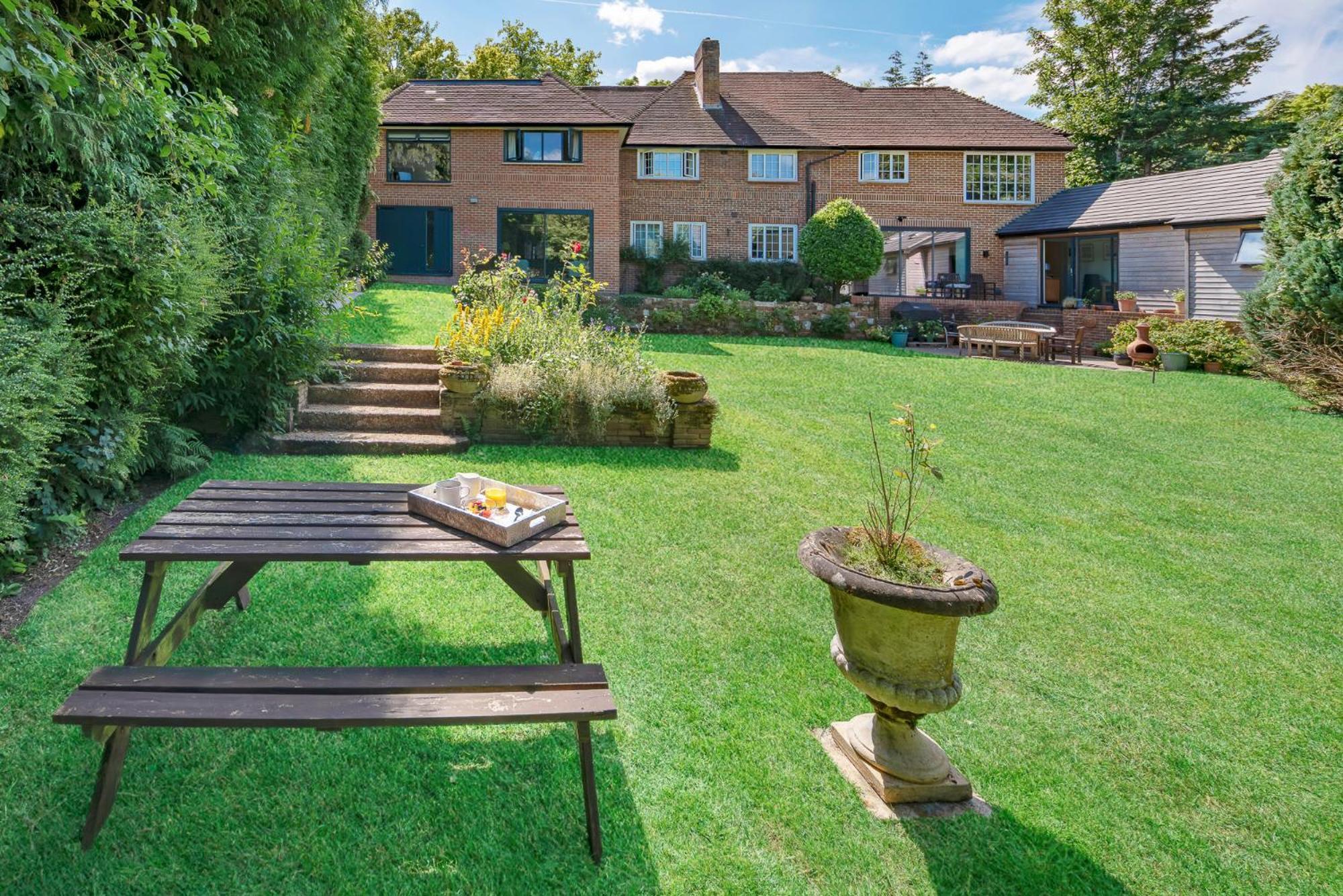 Ashtead 维斯特雷旅馆酒店 外观 照片
